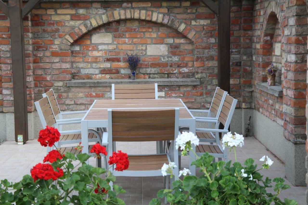 Exclusive Beachfront Villa Fonyód Eksteriør billede